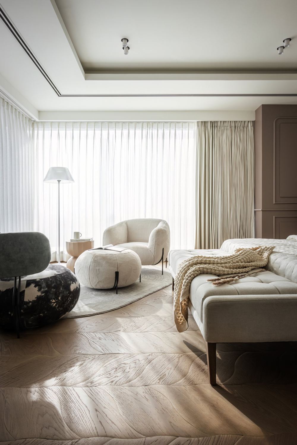 The Roach Abode, Prestige Kingfisher Towers, Bangalore (image 20 of 36)